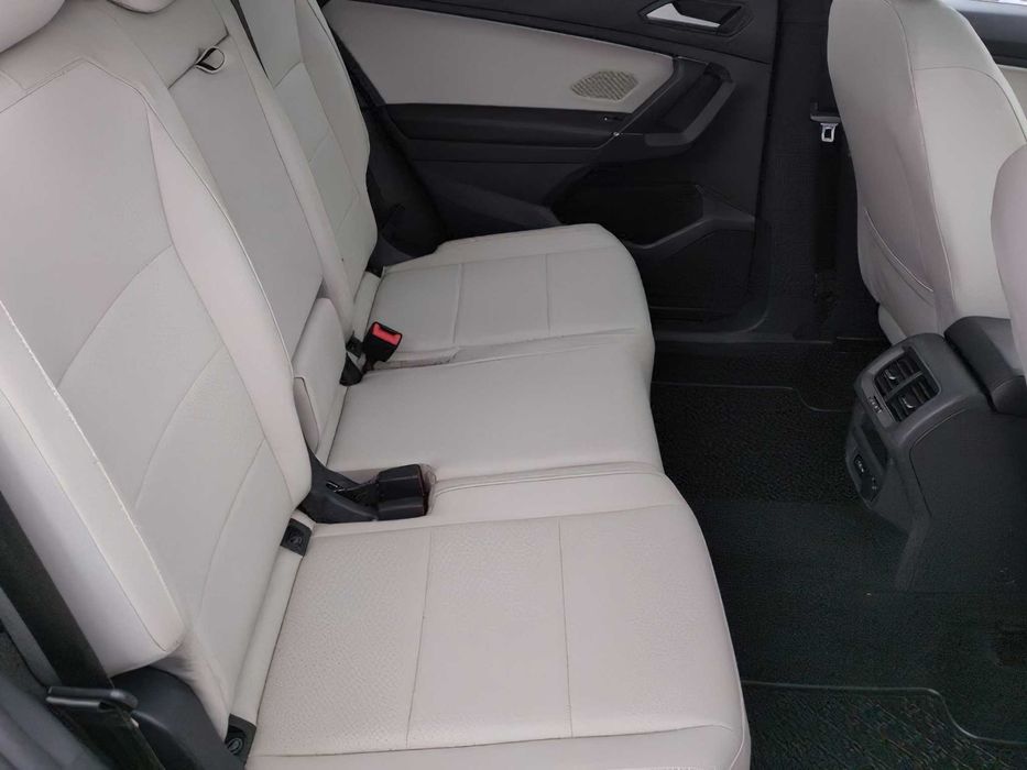 Volkswagen Tiguan      2020