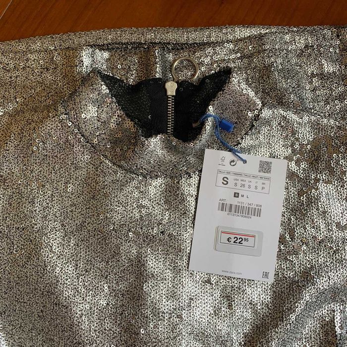 Новое платье с пайетками Zara