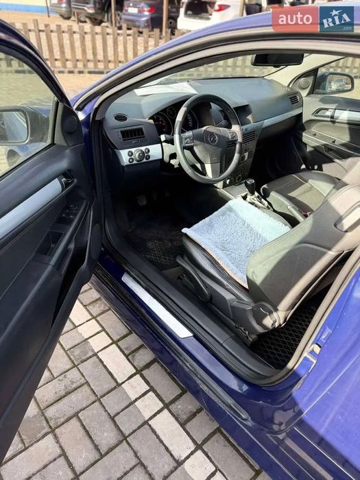 Opel Astra GTC 2006