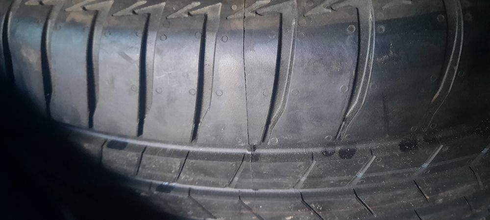 Шины 215 55 17 новые Бридстоун комплект