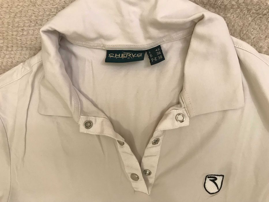 biała koszulka marki Chervò