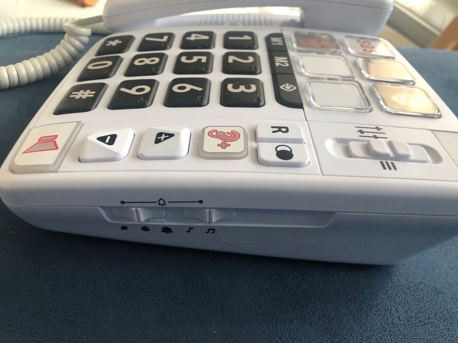 Telefone p/ dificuldade visual,  auditiva números e  som amplificado .64750485330306121