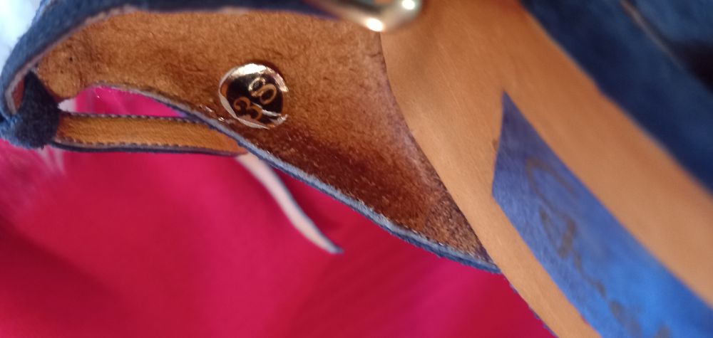 Sapatos números 38 e 39