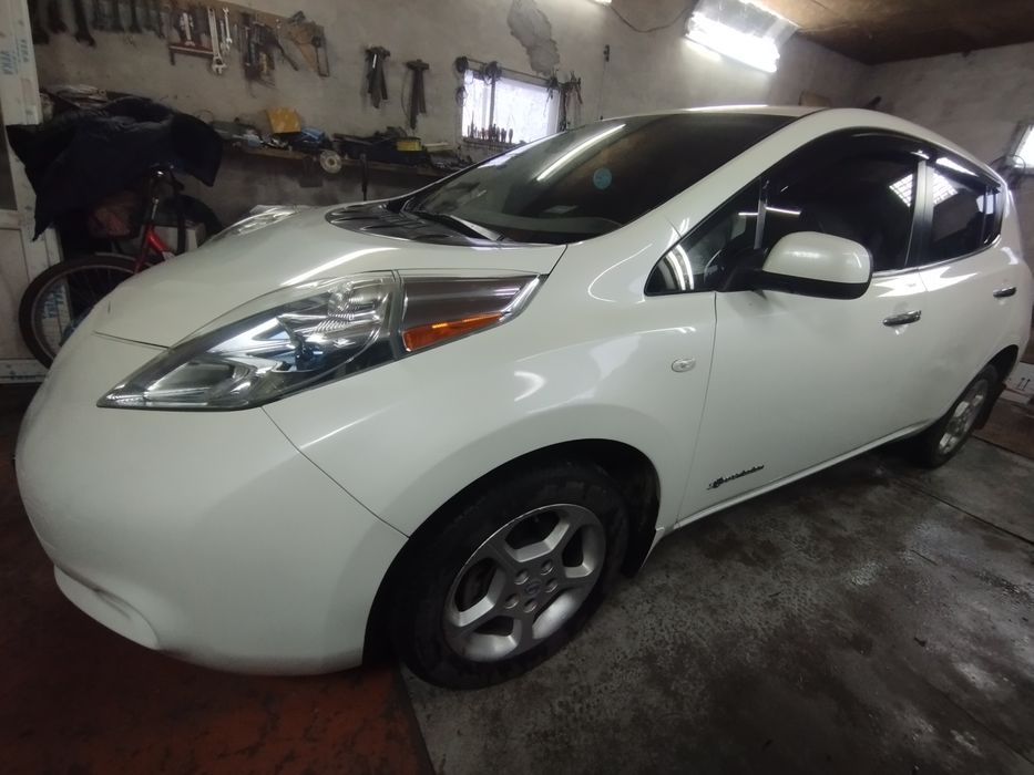 Nissan lif 2012 рік