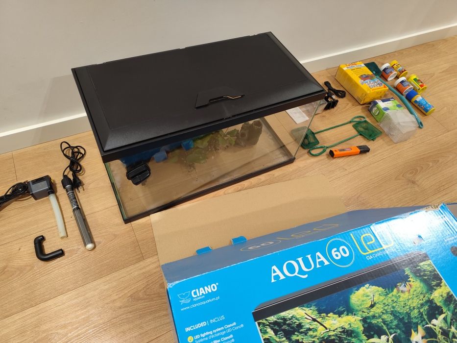 Aquário 58l com TUDO (vale mais de 200€)