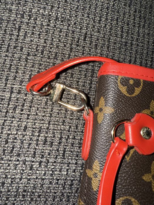 Mini Metis Louis Vuitton c/ detahes Vermelhos