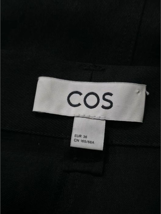 Стильна спідниця COS з ліоцеллу