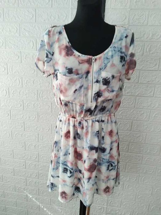 Sukienka rozmiar m lato koktajlowa cena 20 zł