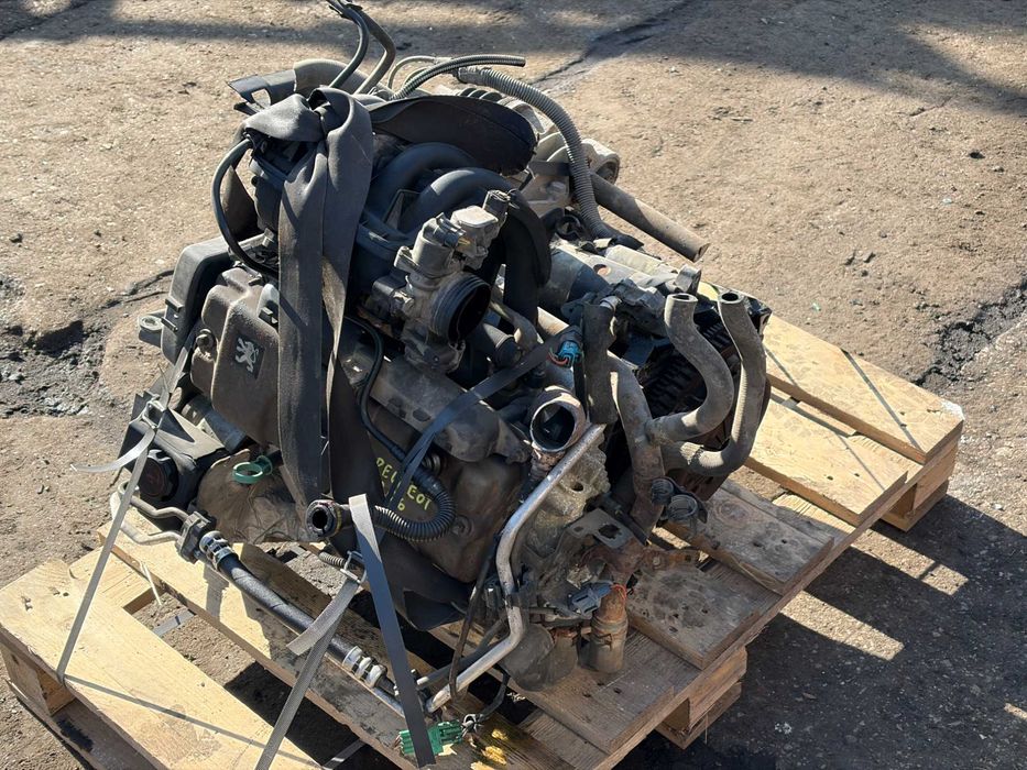 Silnik kompletny 1.1b Peugeot 206 HFX 8v