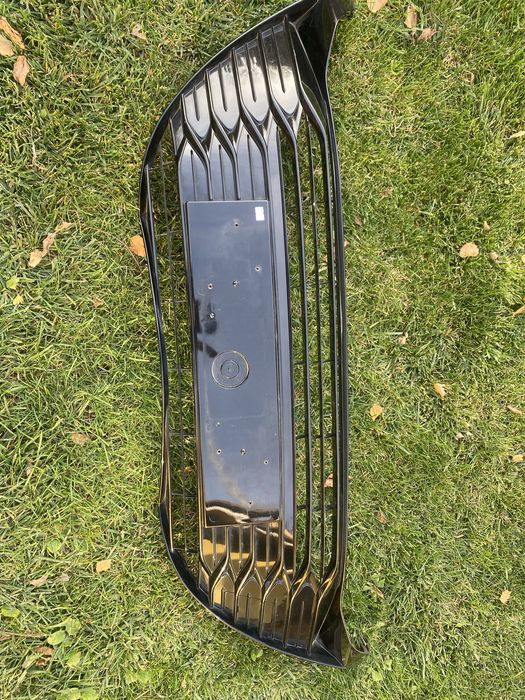 Решітка Toyota Yaris 17-20 Оригінал 531020D130