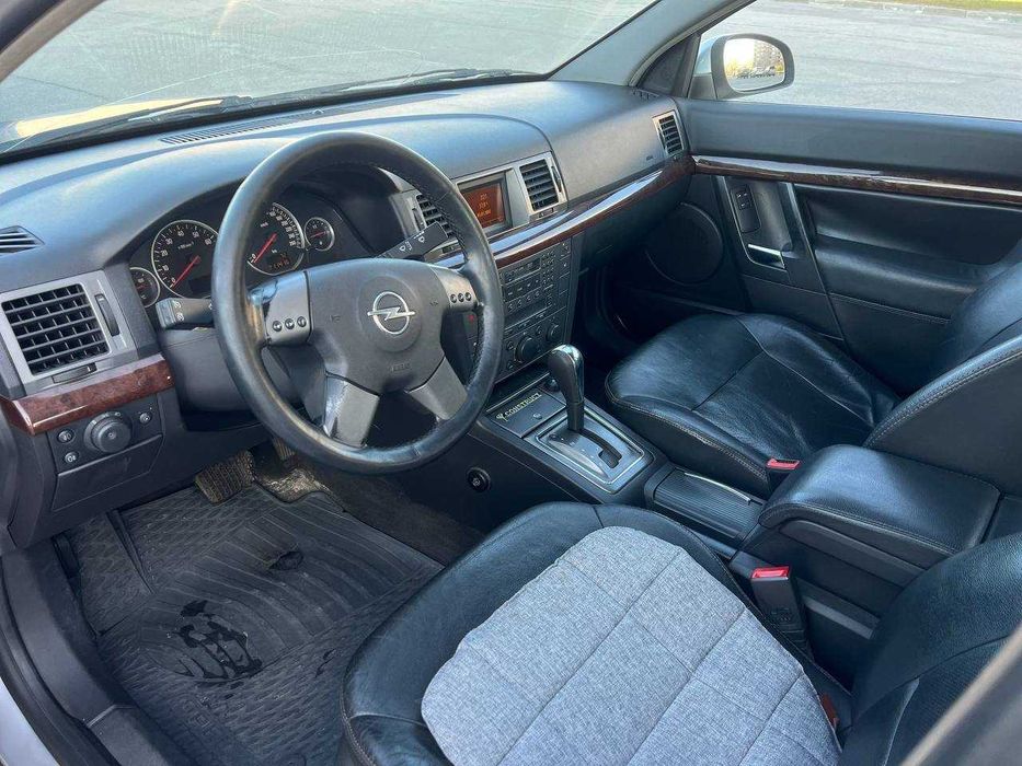 Opel Vectra 2003 року, 3,2 літра, бензин