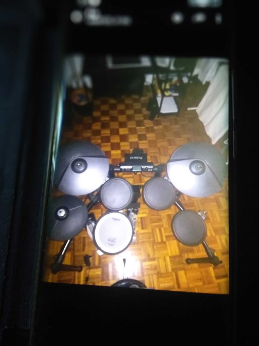 Vende se bateria Roland td4