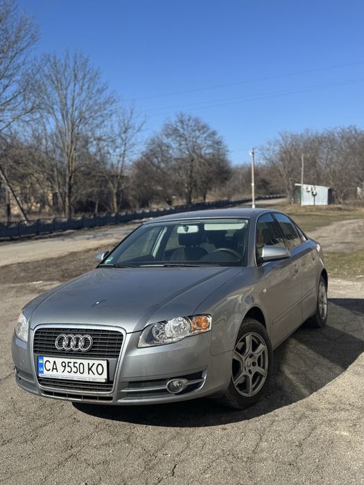 AUDI A4.