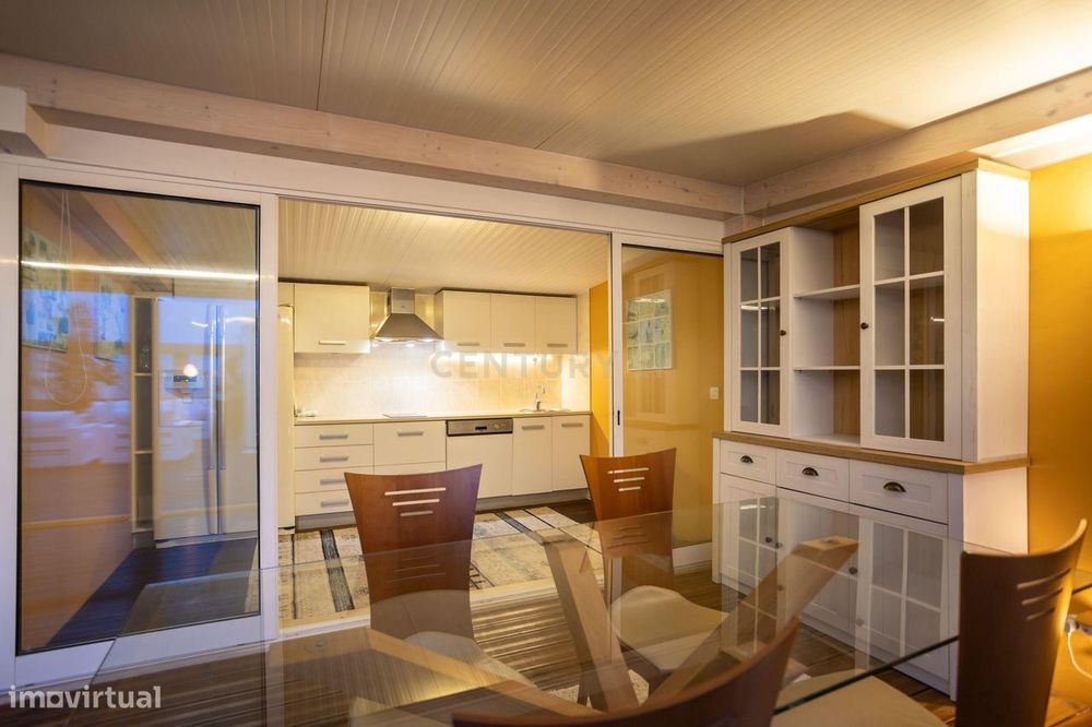 Um Apartamento com Alma de Moradia ; T3+1 + Terraço de 143 m²