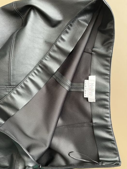 Спідниця чорна Max Mara екошкіра розмір М