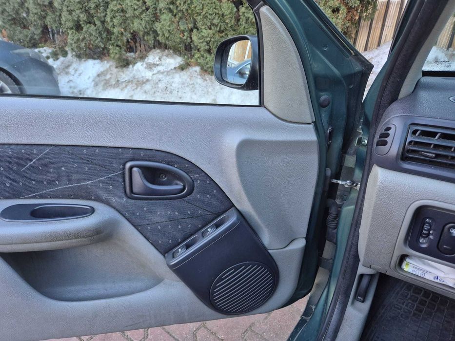 Sprzedam samochód Renault Thalia 1.4 benz 2003. Super stan techniczny!