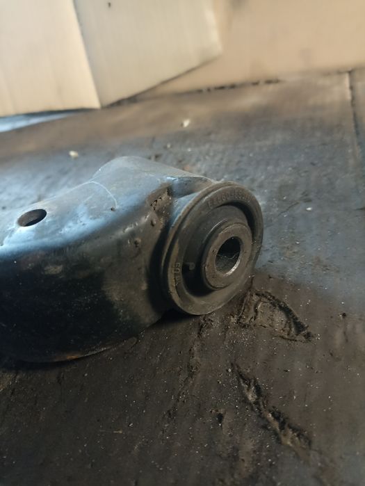 Важелі Ніссан патфайндер