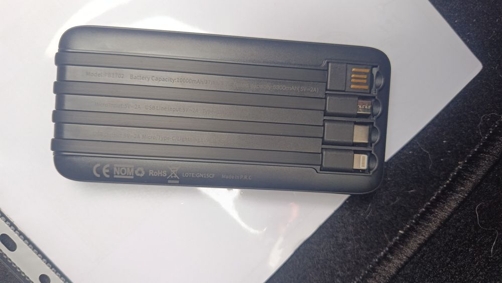 PowerBank com 4 cabos integrados