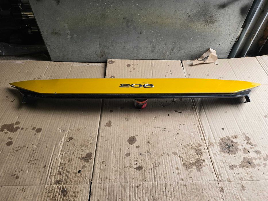 nakładka górna grilla listwa Peugeot 208 II