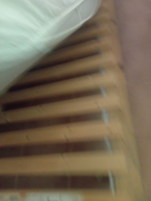 Cama de casal feita à mão