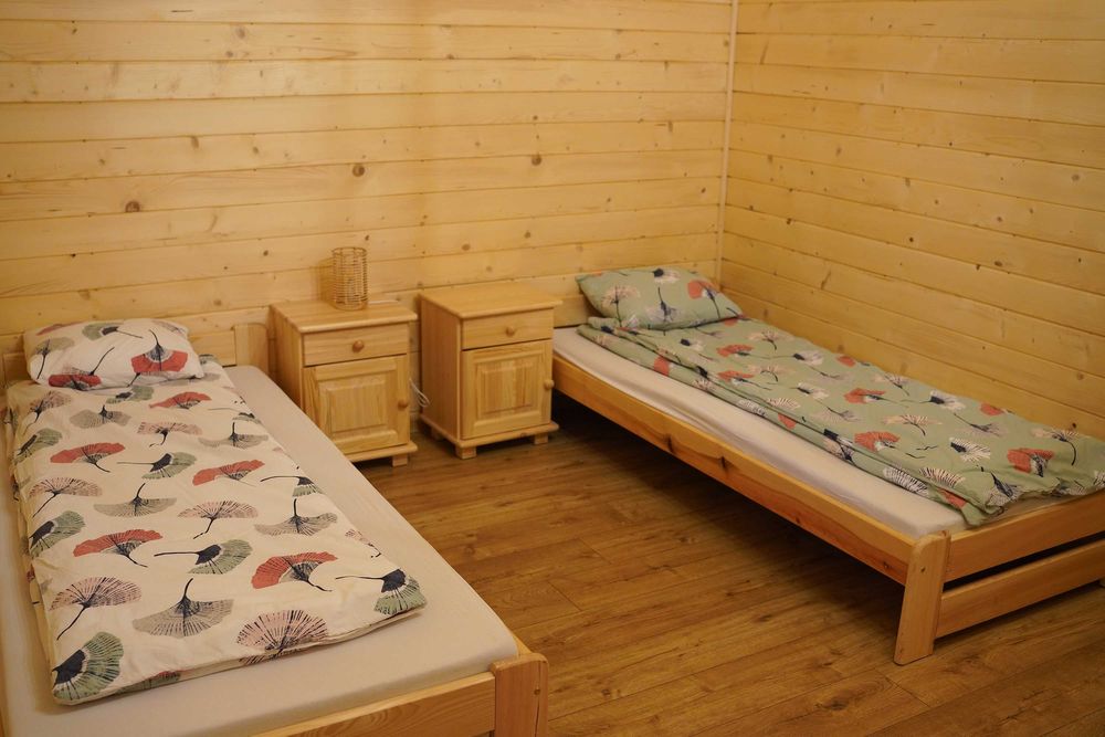 Noclegi dla firm, kwatery pracownicze, pokoje, domek ogrzewany z WiFi.