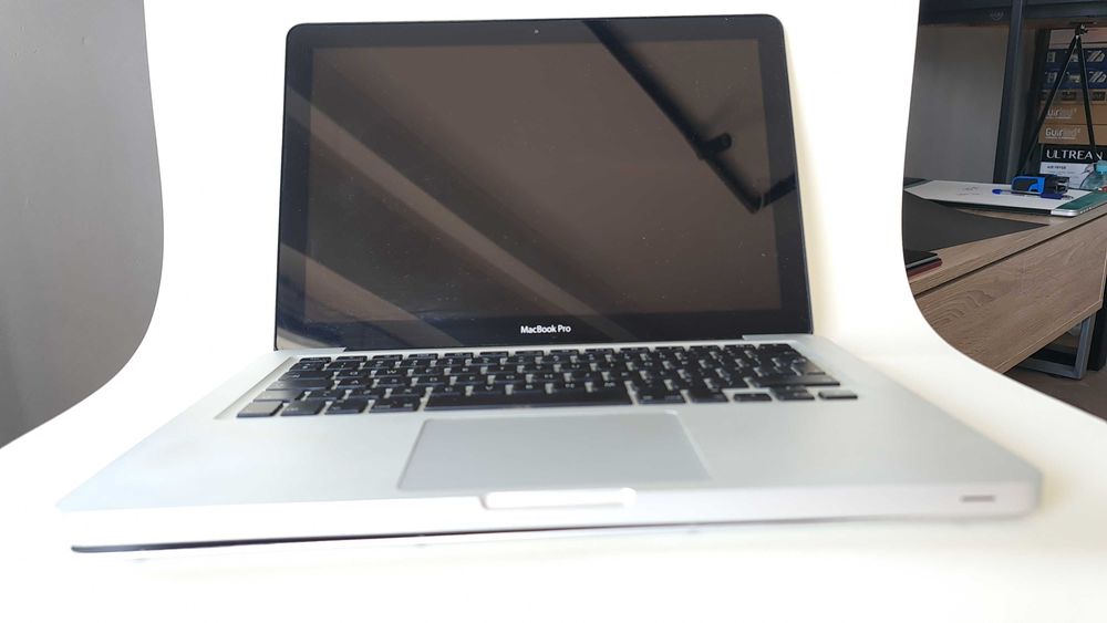 MacBook Pro 13" 2010 Core 2 Duo 2.4GHz 4GB HDD 500GB High Sierra
