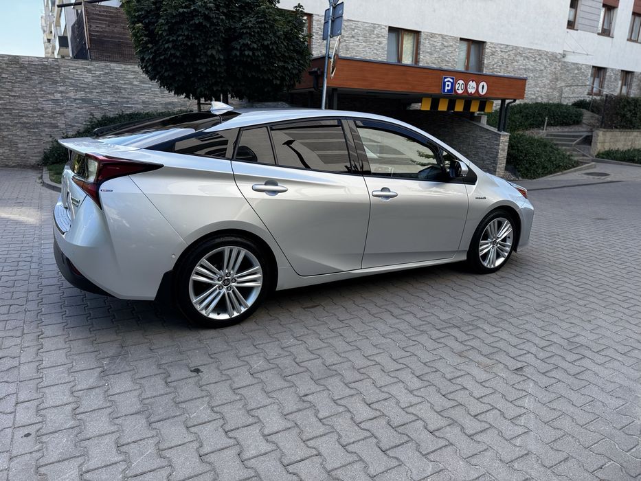 Toyota Prius AWD