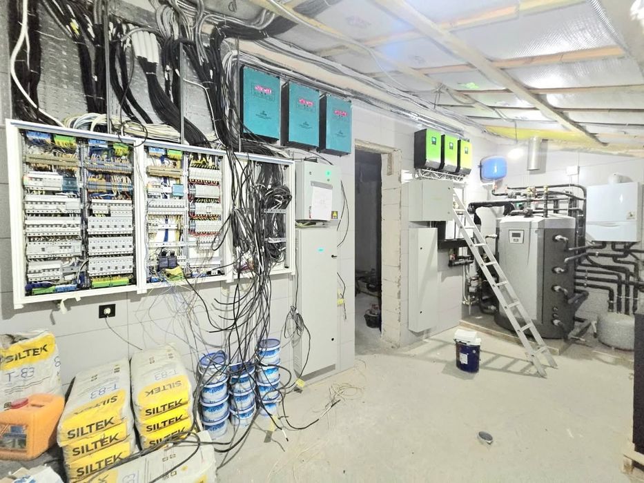 Автономний будинок 297 м2 басейн сон батареї у містечку с. Березівка