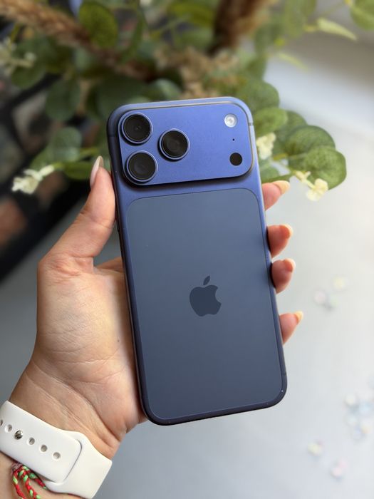 Apple iPhone 17 Pro Max 256GB Deep Blue. Esim. Б/в