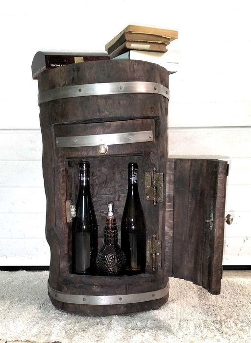 Móvel único, escavado em toro de sobreiro