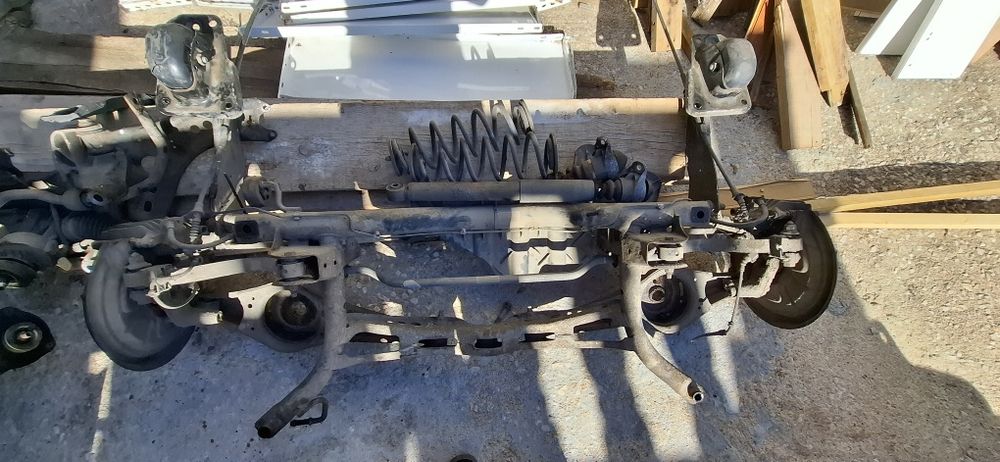 Traseira completa golf 6 1.6 tdi , eixo traseiro ,manga de eixo