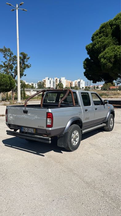 Nissan navara 2.5 TD