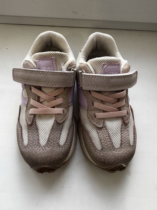 Кросівки на дівчинку