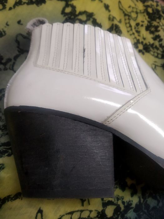 Botki Mango Białe kowbojki damskie rozmiar 40/39 skóra Mango Portugal