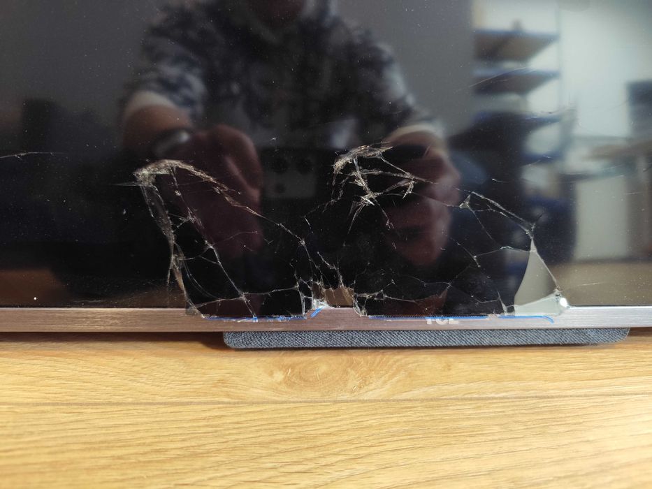 Uszkodzony Telewizor TCL 55" + 2 Piloty