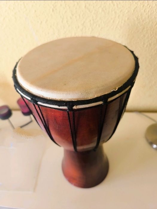 Djembe praticamente sem uso