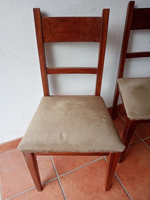 4 cadeiras de mogno almofadadas usadas