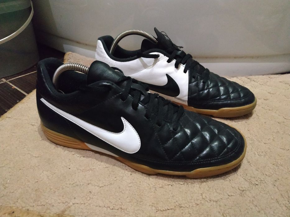Мужские футзалки, бампы, кроссовки найк nike tiempo rio white black or