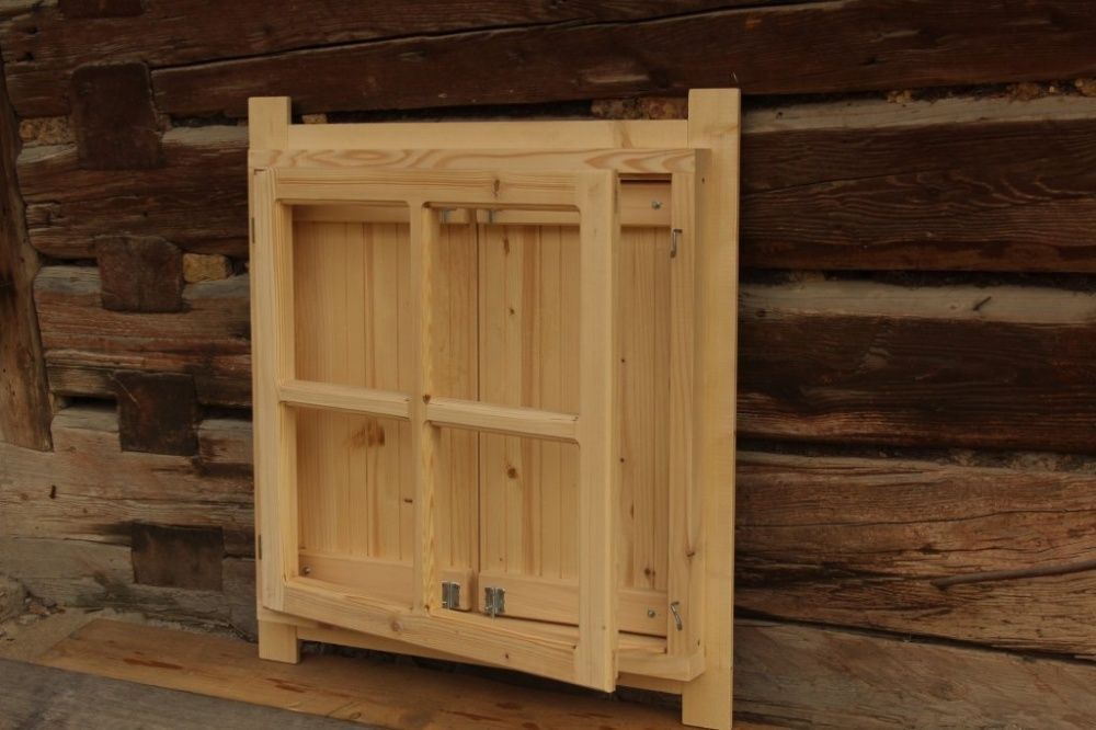 Okno drewniane z okiennicą Domek altana garaż wiata okiennice 75x75cm