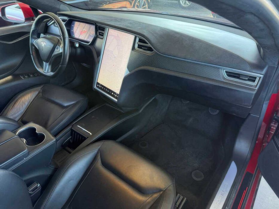 Tesla Model S      2016