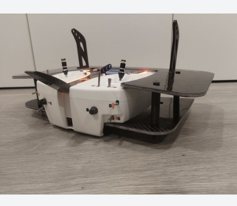 Suporte tray em fibra de carbono para rádio RC