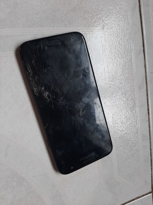 Мобильный телефон Samsung на запчасти