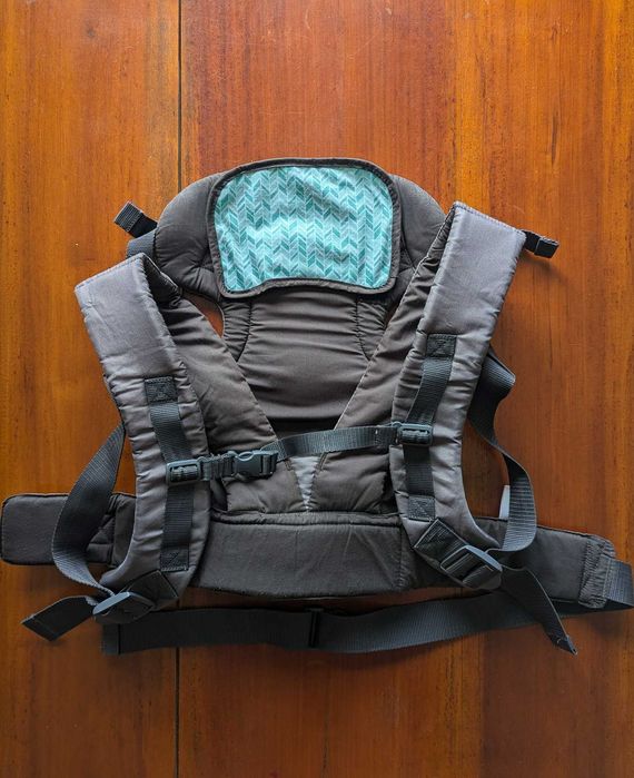 Marsúpio Infantino Flip Advanced 4 em 1 desde 0+ até 14,5kg com babete