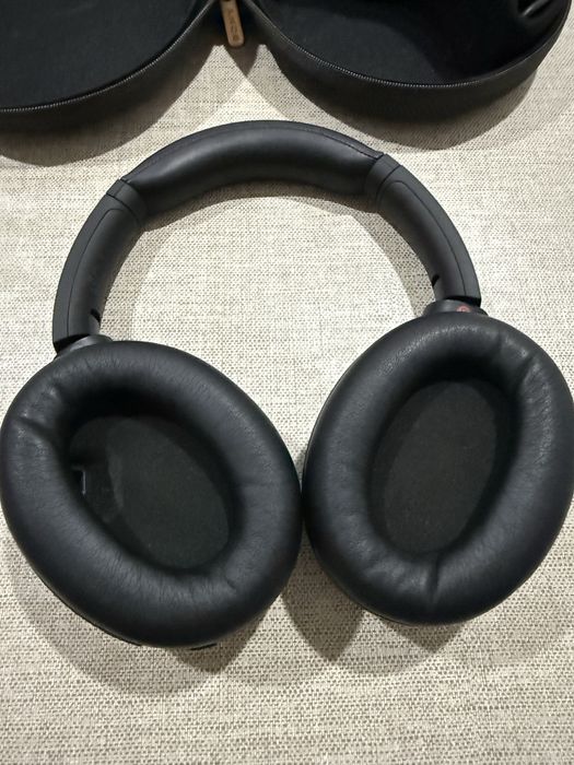 Sony WH-1000MX4 pretos