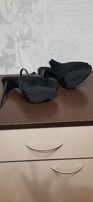 Шикарні босоніжки