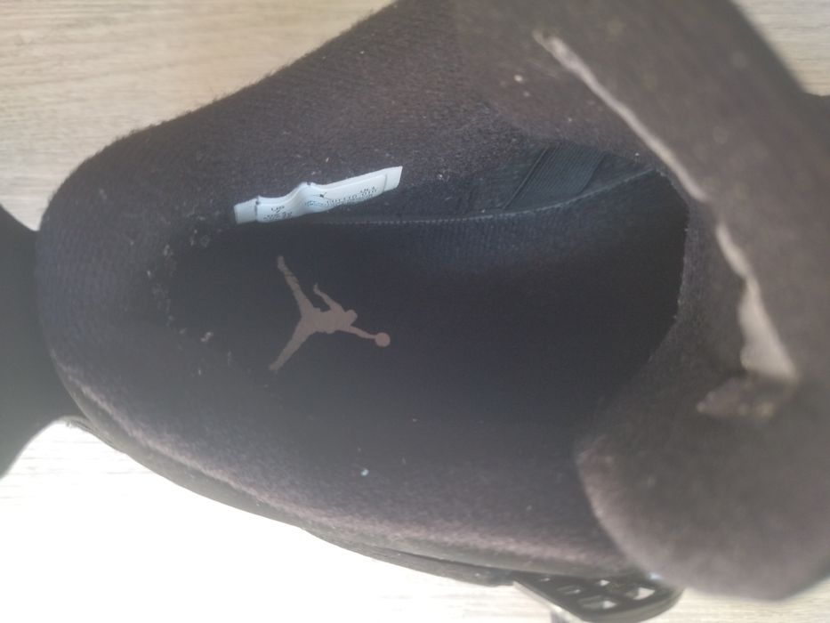 Jordan 4 black cat