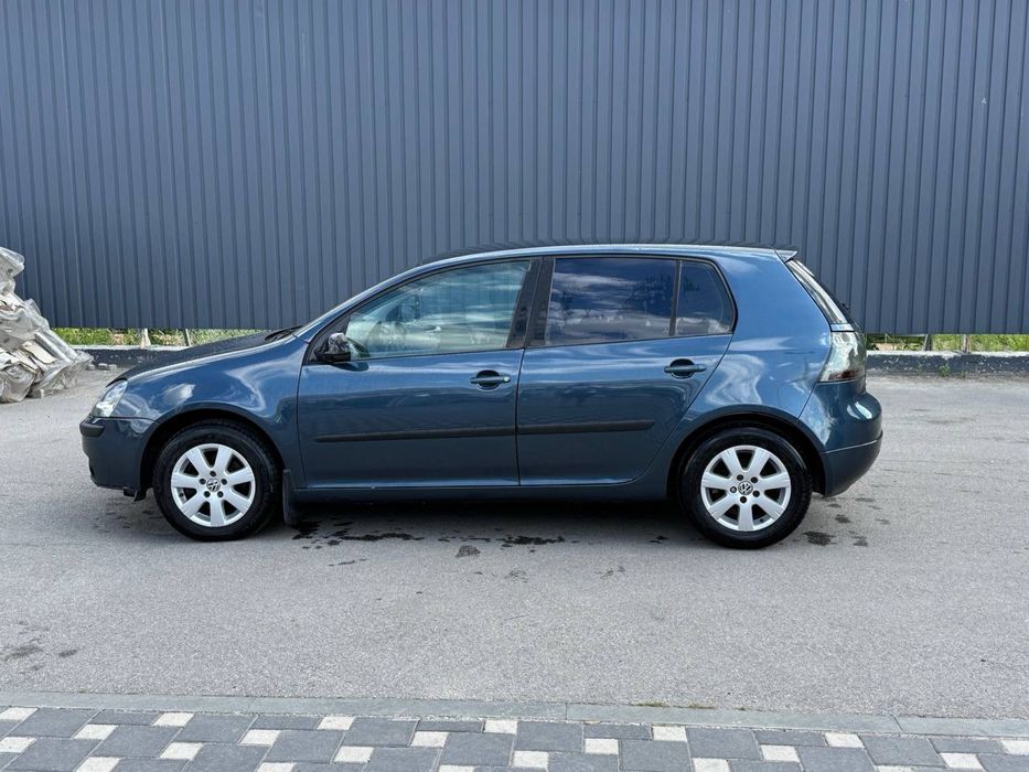 VW Golf 5. 1.6 mpi