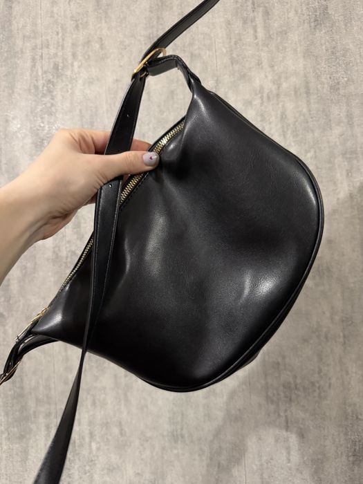 Чорна сумка класична