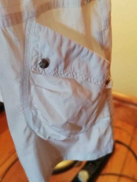 Biała bawełniana sukienka na guziki