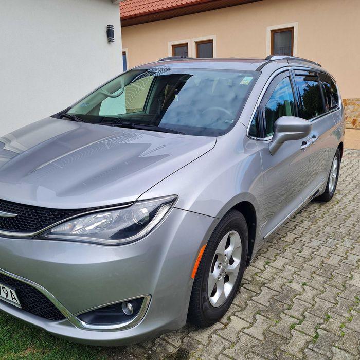 Chrysler Pacifica 2017 LPG Touring L Plus